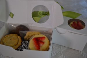 Eloise'sPastries - dessert favor box2